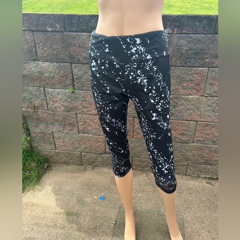 Pro Player Black & White Paint Speckled pattern work out Capri